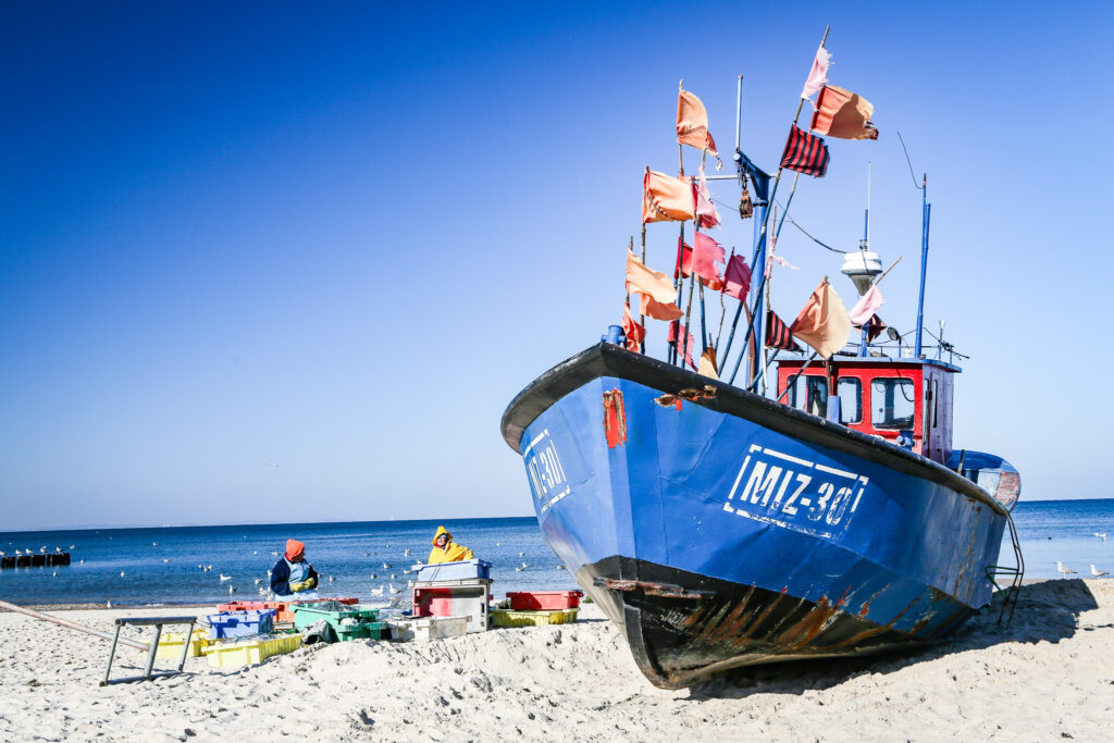 Fischkutter am Strand von Wolin